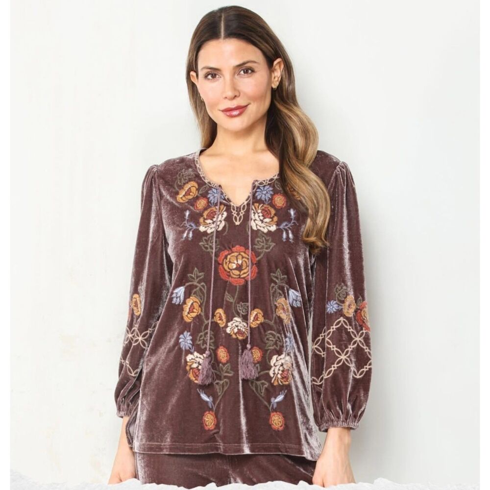 Paparazzi by Biz Embroidered Plush Brown Velvet Peasant Boho Tassel Top Sz S